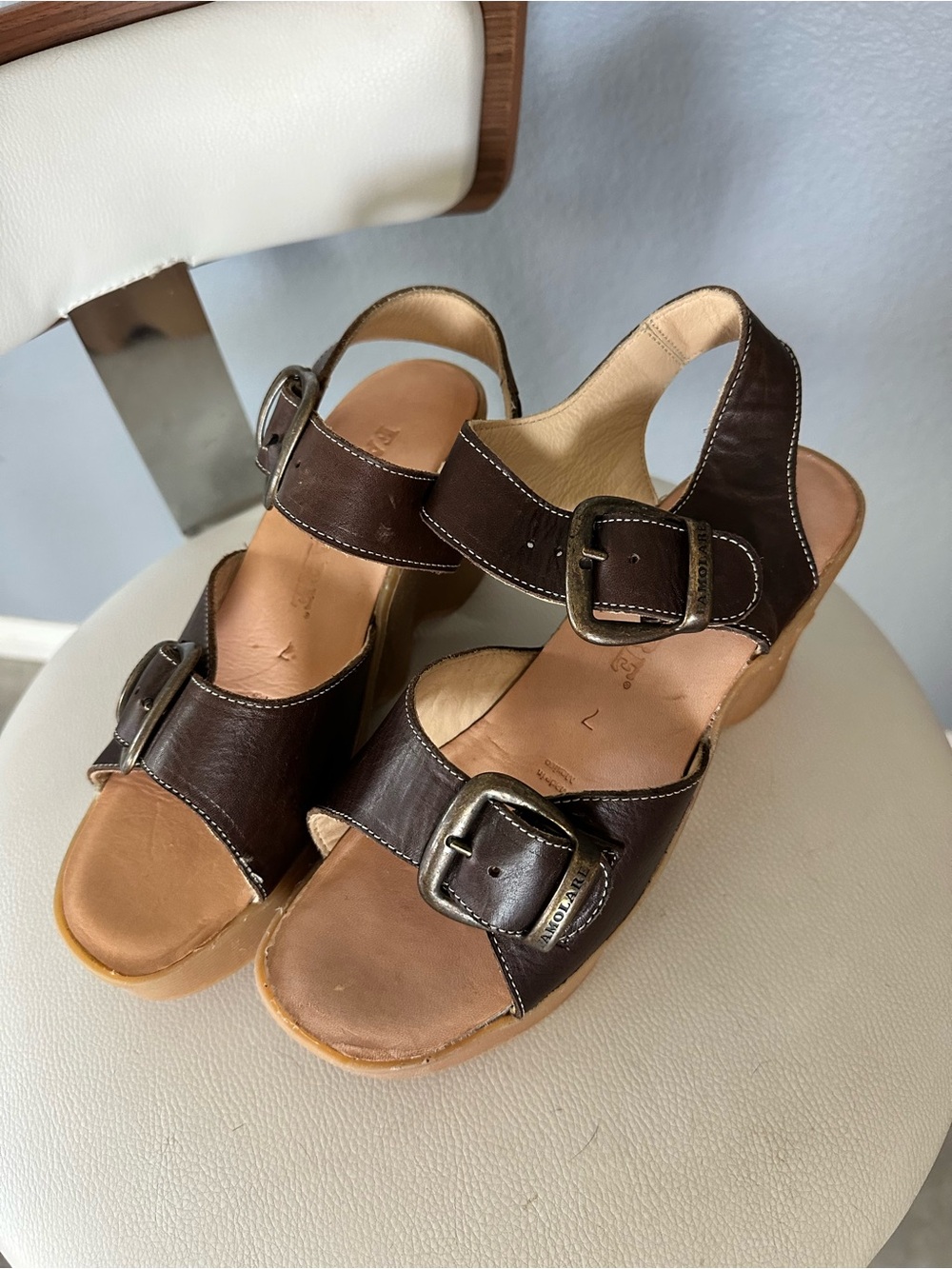 Women’s Famolare Brown Leather Buckle Sandals wedges